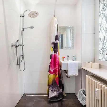 Aldars 10 Apartment *