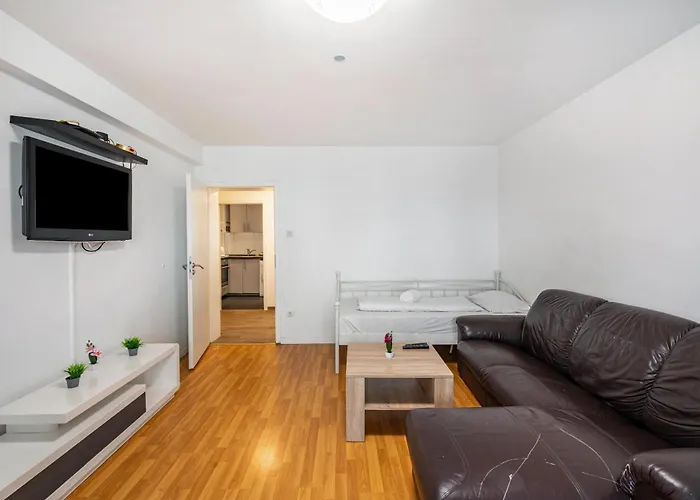 Aldars 10 Apartment *